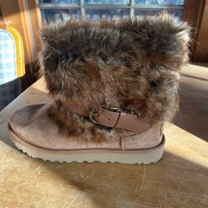 Never worn short ugg fur boots.